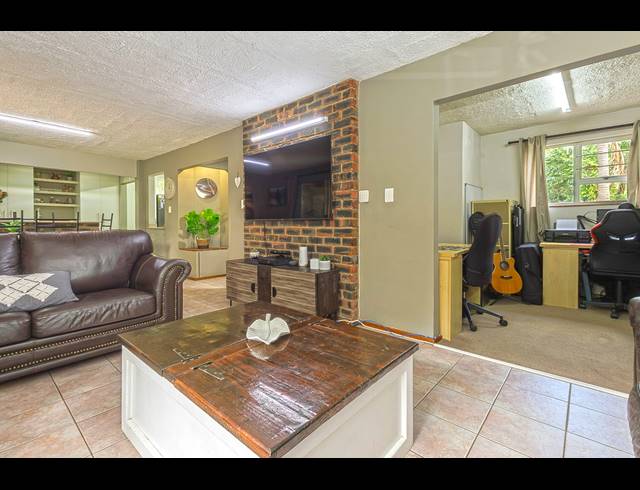 5 BEDROOM DUPLEX FOR SALE IN WESTVILLE